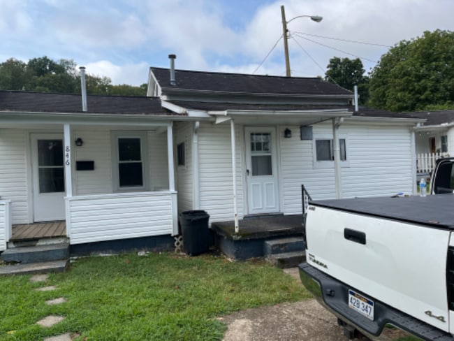 Building Photo - 846 Midkiff Dr
