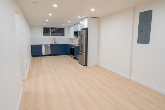 Photo - 4015 SW Thistle St Apartment