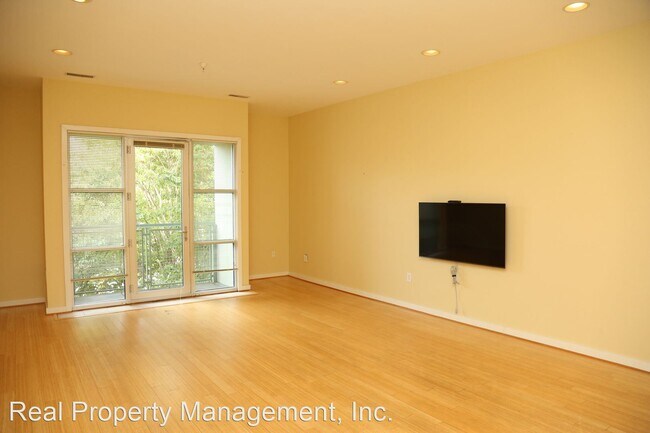 Building Photo - 2 br, 2 bath House - 820 E High St, Apt #11
