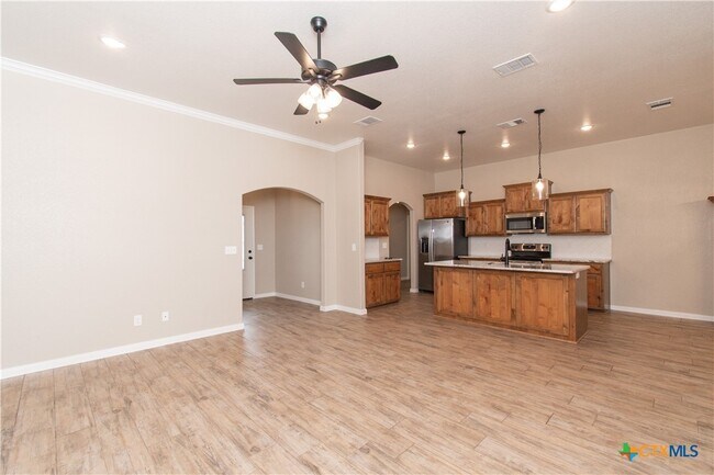 Foto del edificio - 2060 Stillwell St