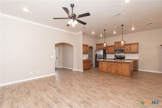 Building Photo - 2060 Stillwell St