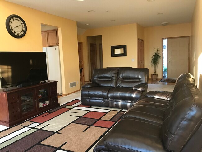 Foto del edificio - 5039 Archer Ln N