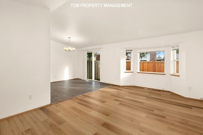 Foto del edificio - 4528 92nd St NE