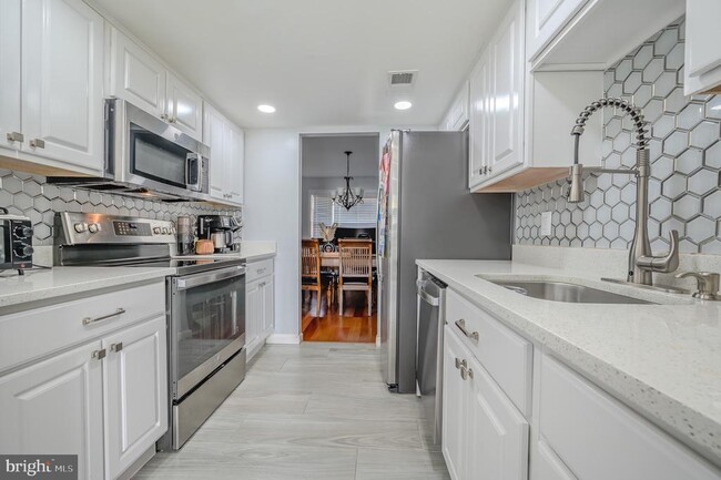 Building Photo - 11327 Cromwell Ct
