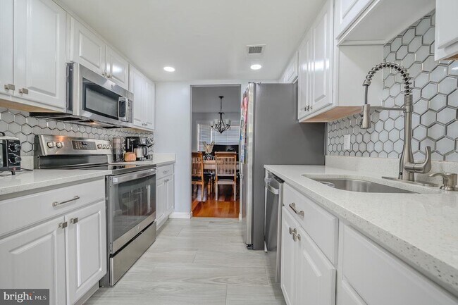 Foto del edificio - 11327 Cromwell Ct