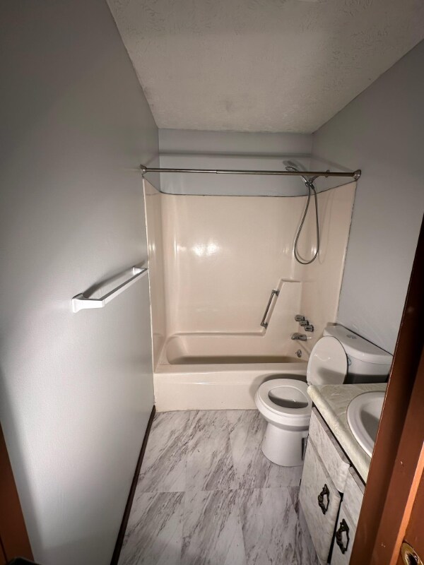 270 Washington Blvd Unit 5, Youngstown, OH 44512 Room for Rent in Youngstown, OH