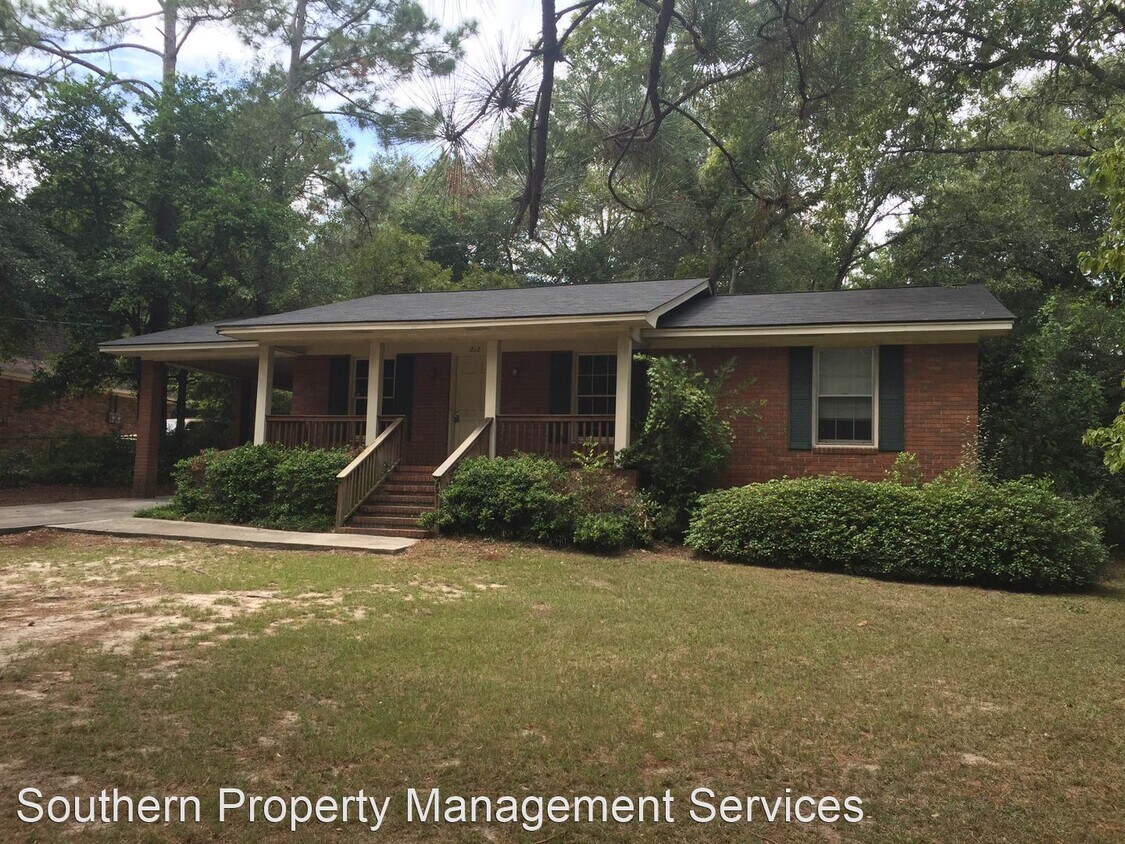 Primary Photo - 3 br, 2 bath House - 212 Henderson St.