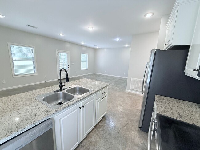 Building Photo - 145 MS-334