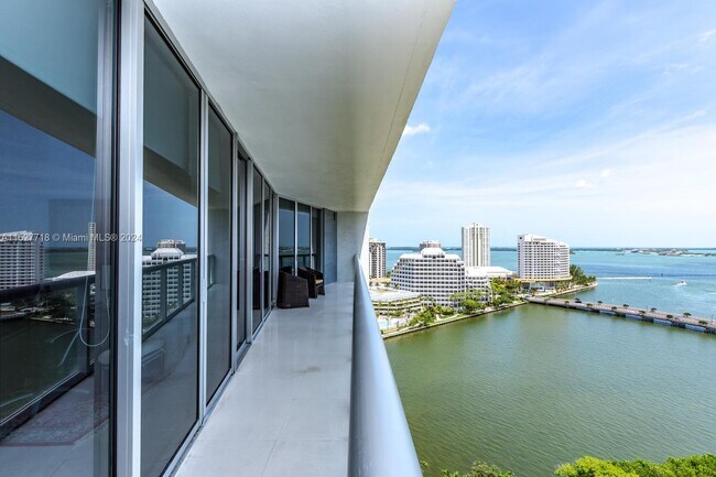 Foto del edificio - 495 Brickell Ave