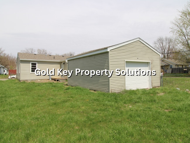 Building Photo - Remodeled 2 BR 1BA House with Garage (NO SECTION 8)