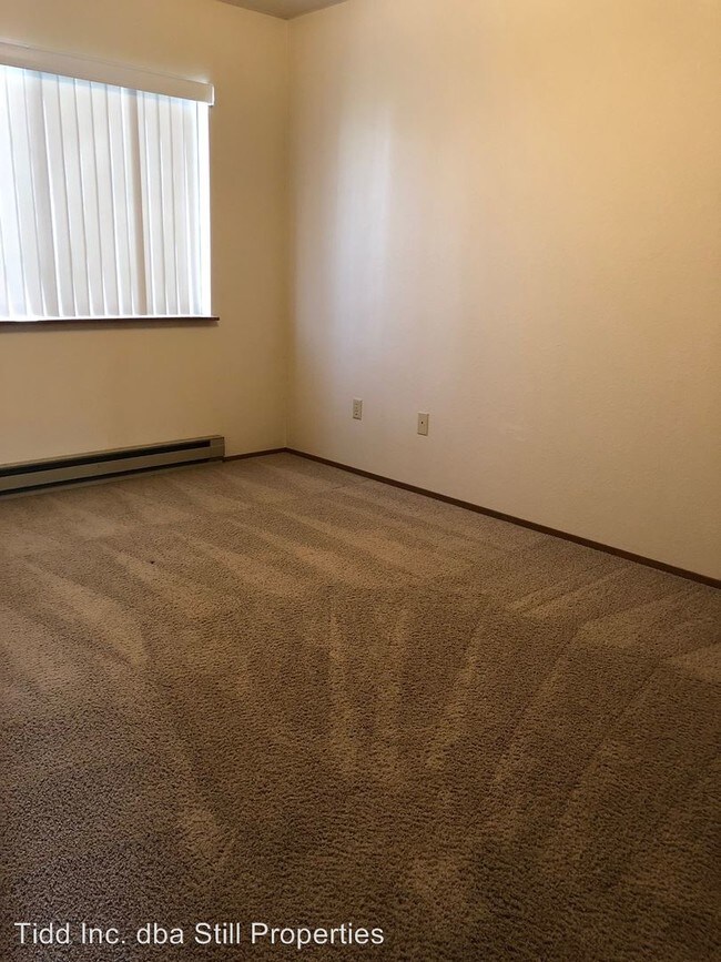 Foto del edificio - 615 N Baker Ave