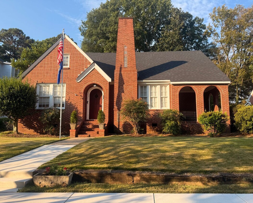 Beautiful Home in Opelika's Historic District - Beautiful Home in Opelika's Historic District
