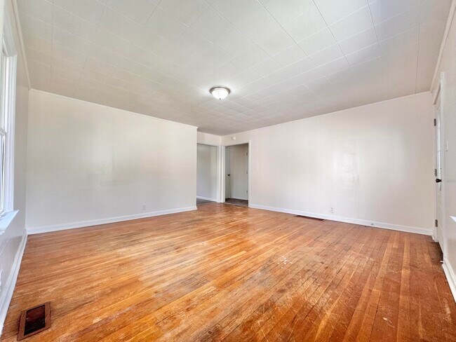Foto del edificio - 107 N Robbins Ct