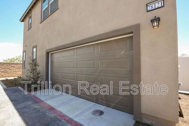 Building Photo - 28121 Ashtree St