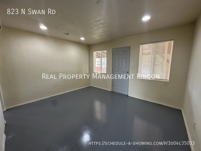 Building Photo - 823 N Swan Rd