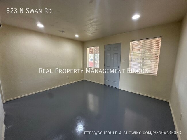 Foto del edificio - 823 N Swan Rd