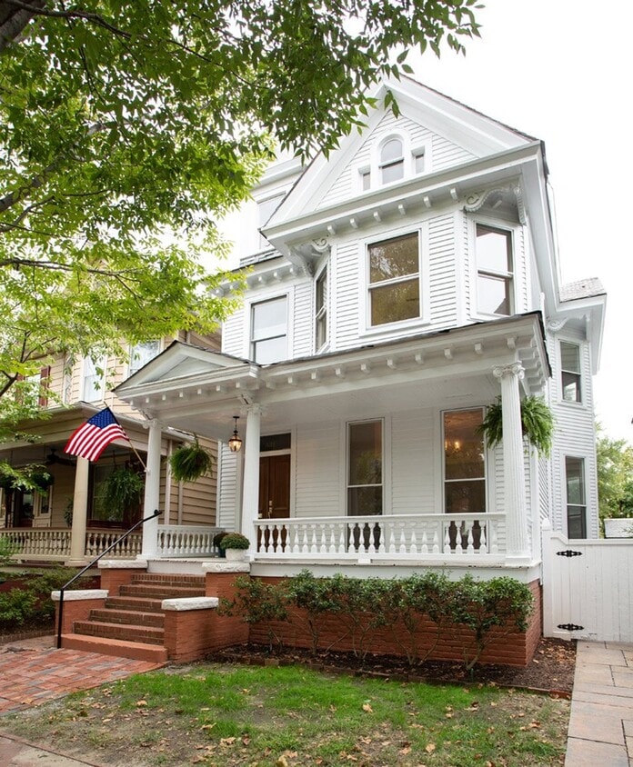 Primary Photo - 531 Hampton Pl