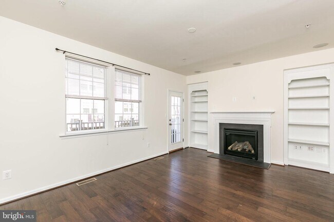 Foto del edificio - 9354 Paragon Way