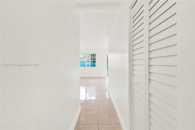 Foto del edificio - 506 SW 113th Ave