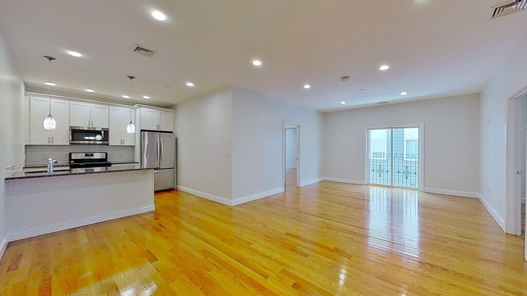 Foto principal - 15 Dana Ave