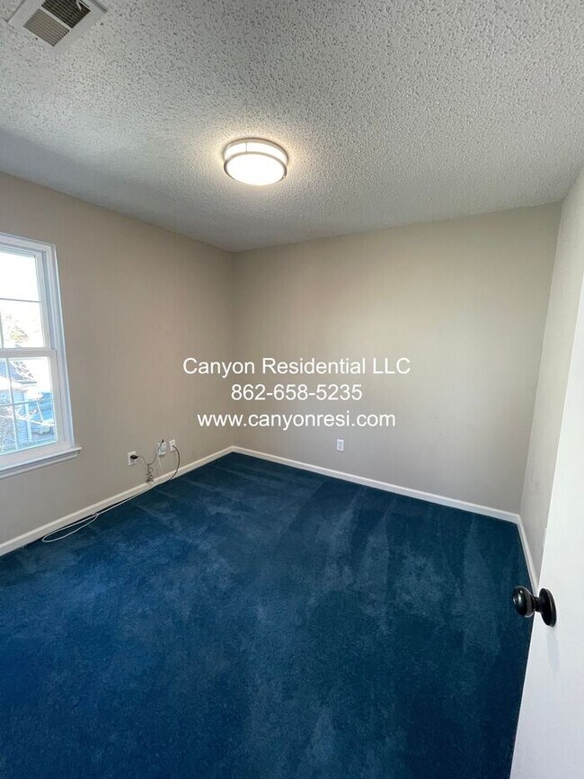 Building Photo - 14013 SW Galveston Cir