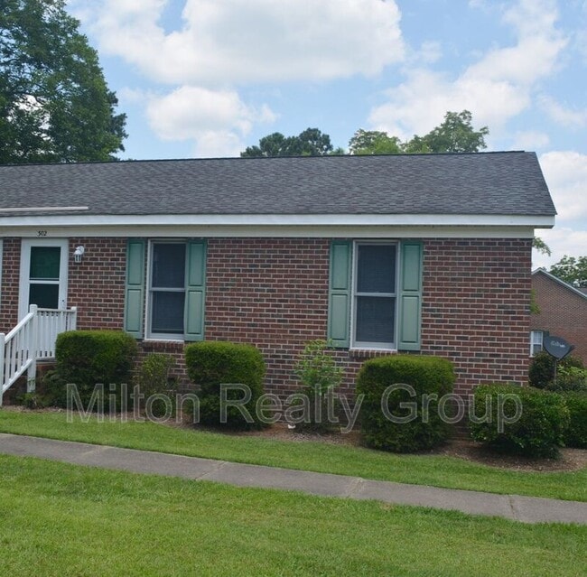 Building Photo - 302 Killigrey St