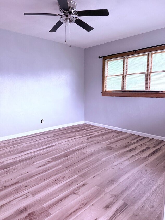 Foto del edificio - 2215 McIntyre Rd