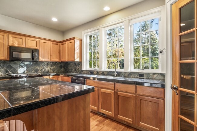 Building Photo - 19415 S W Laurelhurst Way