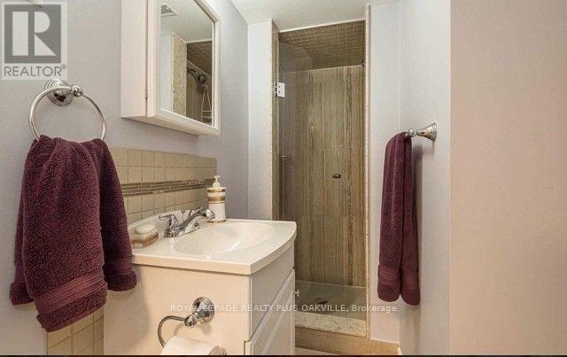 Building Photo - 3576 Ash Row Crescent