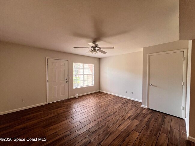 Foto del edificio - 1880 Long Iron Dr