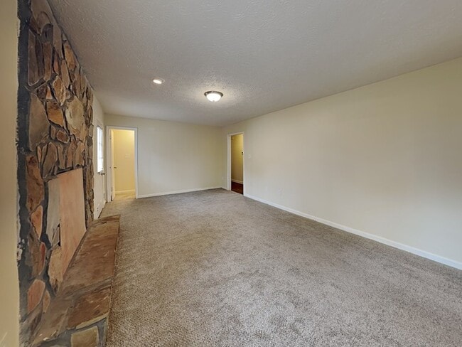 Building Photo - 756 Four Winds Ln