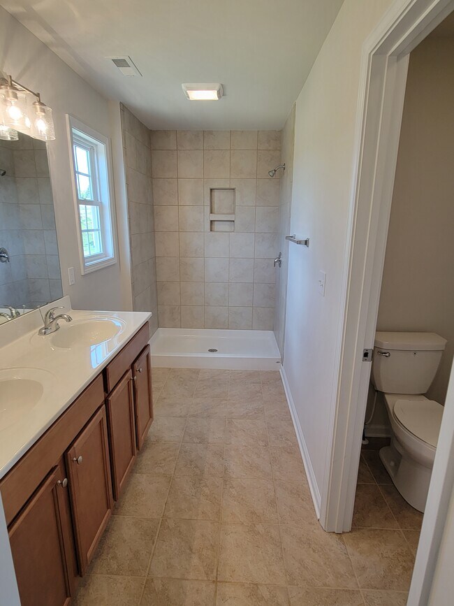 Building Photo - 2046 Tula Dr