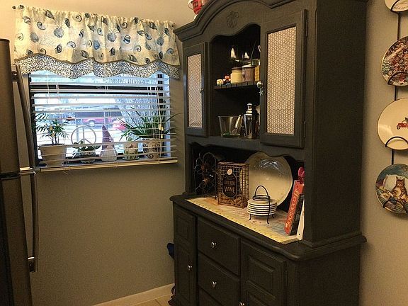 Building Photo - 1210 10th Cir SE