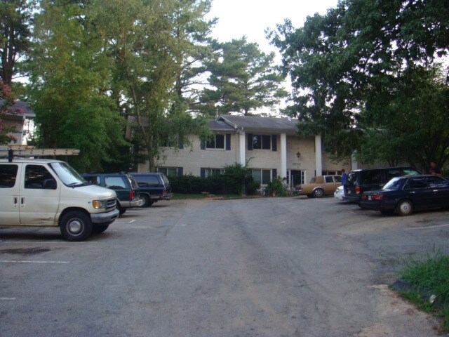 Primary Photo - Michelle's Court Apartments