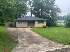 Building Photo - 10 Kaye Ln