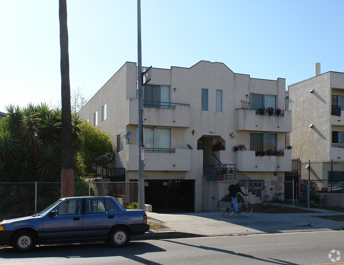 Primary Photo - 641 N Normandie Ave