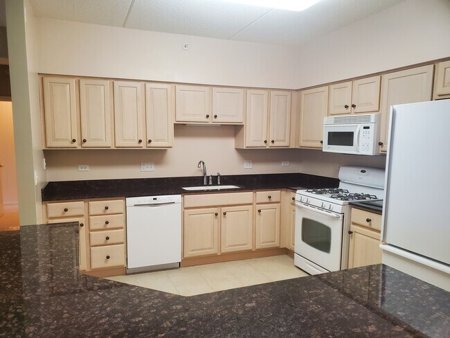 Building Photo - 3451 Carriageway Dr