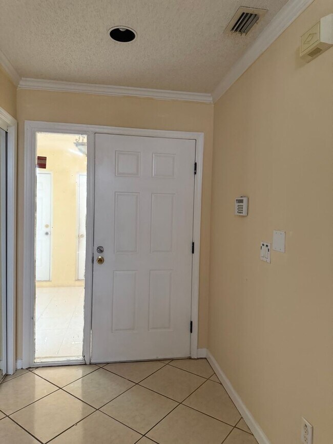 Building Photo - Meadowood gated community