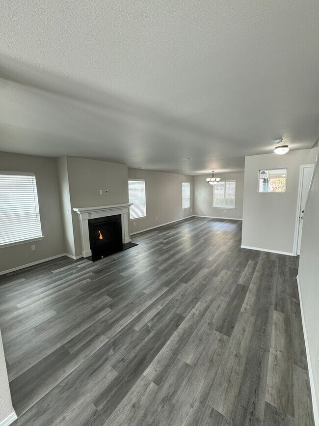 Foto del edificio - 1163 Swan Loop