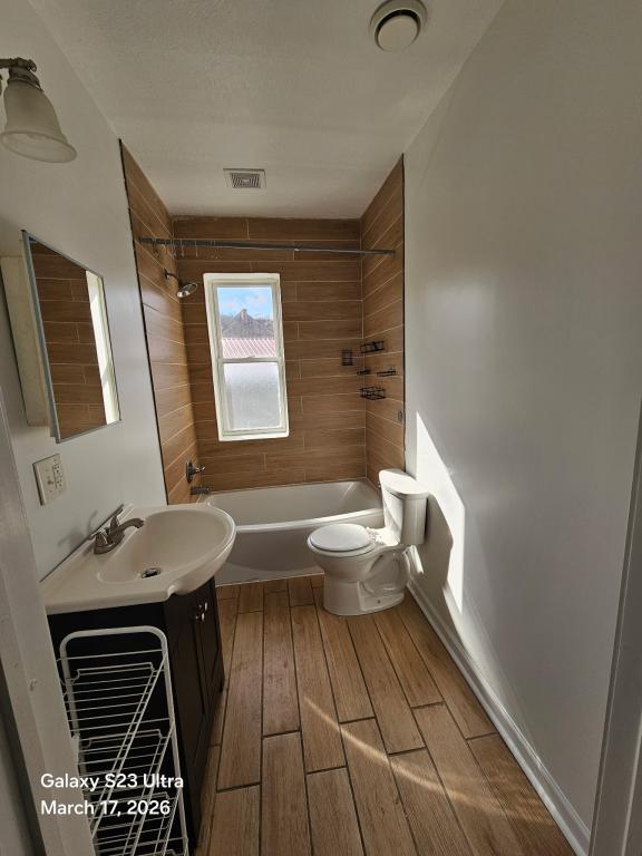 Foto del edificio - 116 10th St