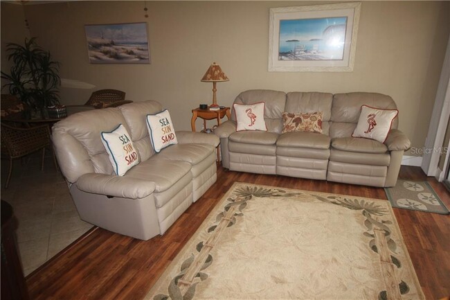 Foto del edificio - 1136 W Peppertree Ln