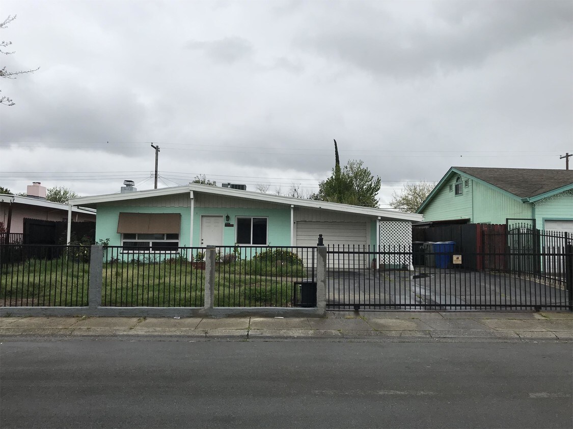 Primary Photo - 5321 56th St