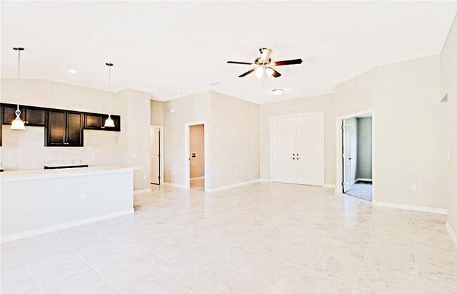 Building Photo - 347 Pinehurst Ave
