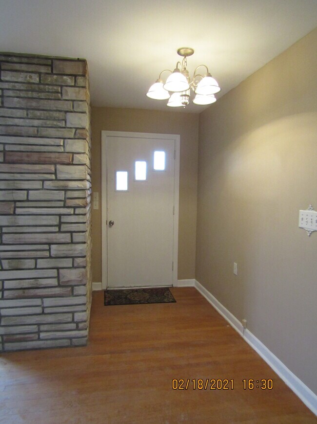 Main Entrance - 213 Powhatan Ave