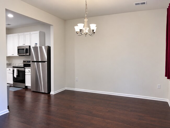 Foto del edificio - 391 Flyway Rd