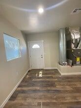Building Photo - 1080 Davis Ave
