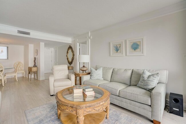 Foto del edificio - 200 Ocean Trail Way