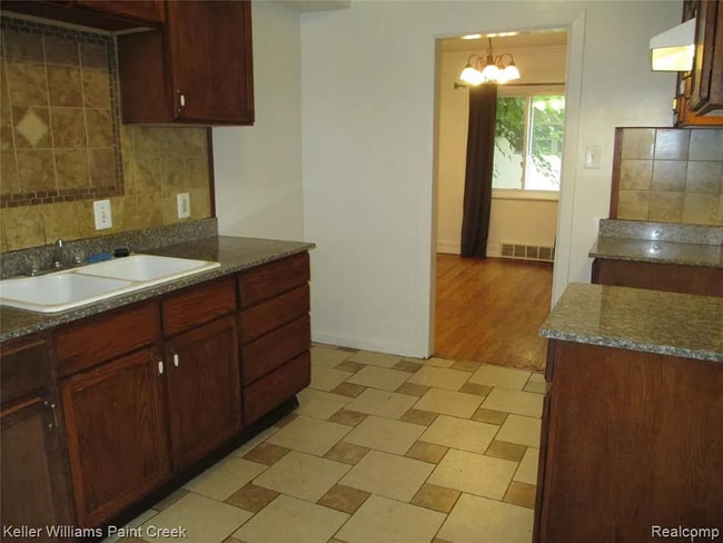 Foto del edificio - 11227 Wayburn St