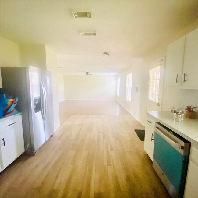 Foto del edificio - 6527 River Bluff Dr