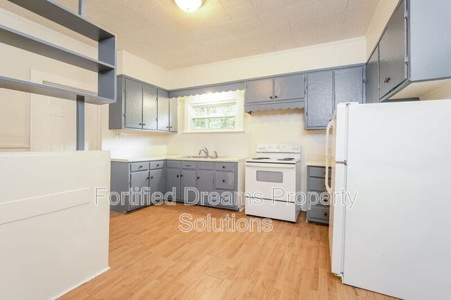 Foto del edificio - 420 E Twenty-Fifth St